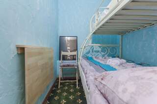 Гостиница Винтерфелл на Арбате Москва Бюджетный двухместный номер с 2 отдельными кроватями-4