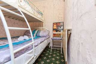 Гостиница Винтерфелл на Арбате Москва Бюджетный двухместный номер с 2 отдельными кроватями-1